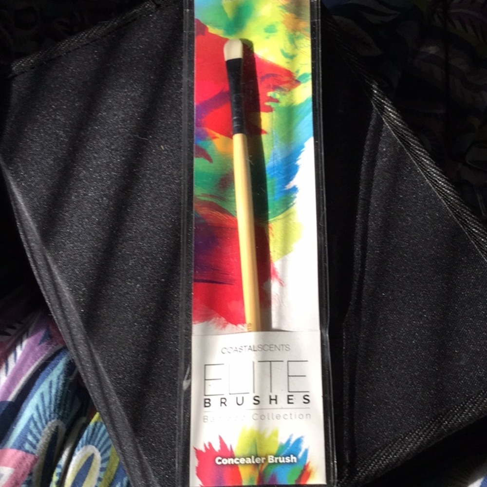 Coastal Scents makeup brush New/Never used